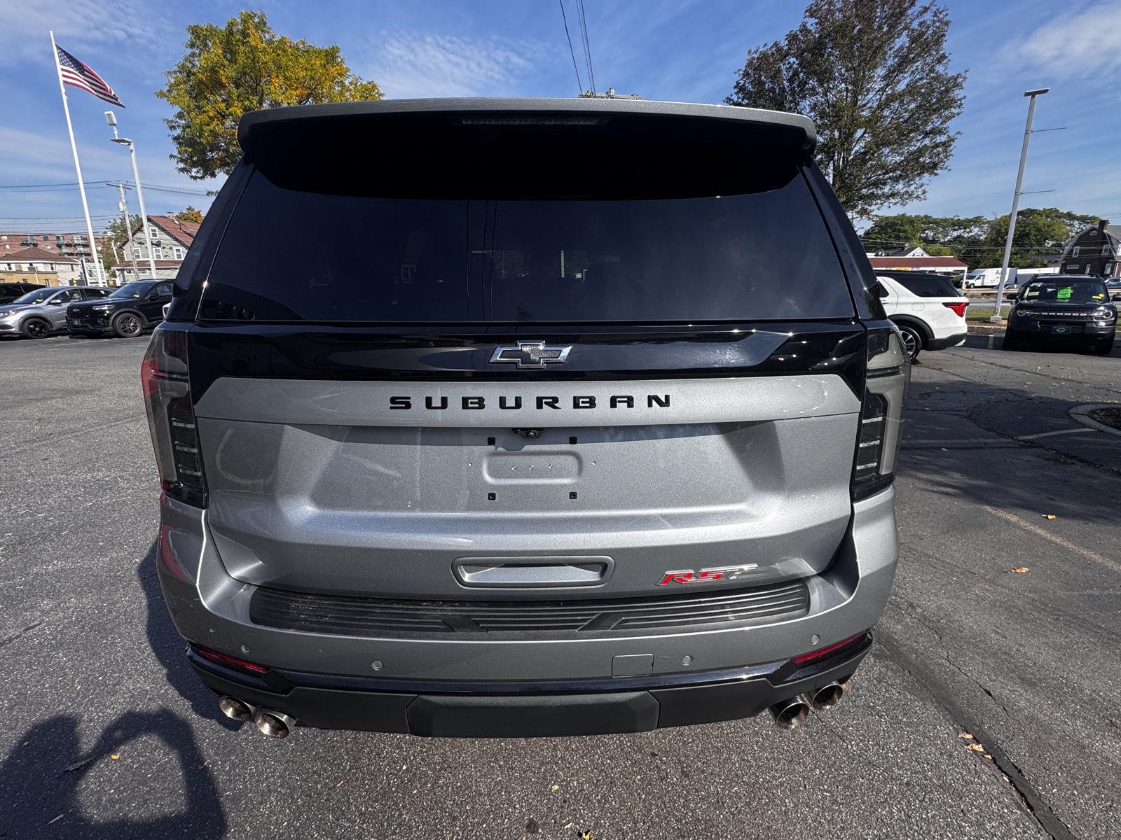 2025 Chevrolet Suburban RST - Photo 6