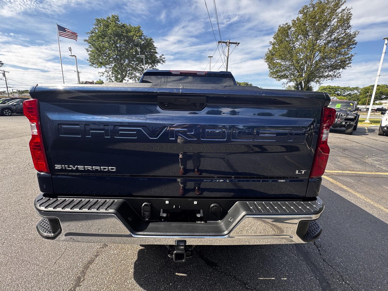 2023 Chevrolet Silverado 1500 LT - Photo 6