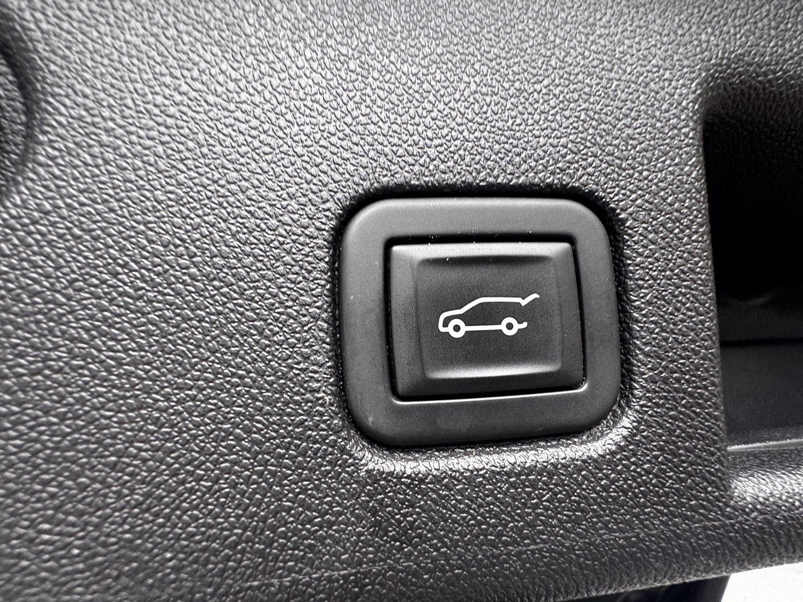 2023 Chevrolet Equinox LT - Photo 12