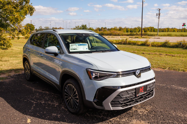 2027 Volkswagen Taos 1.5T SE SUV