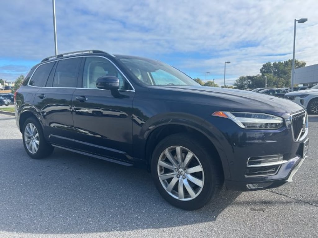 Used 2017 Volvo XC90 T6 AWD Momentum SUV