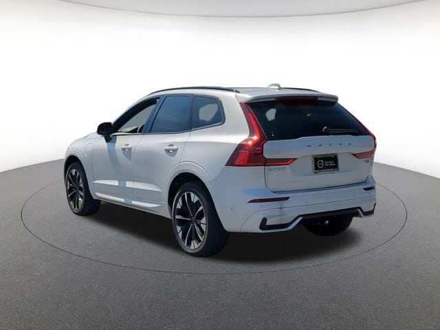 2026 Volvo XC60 Plus - Photo 7