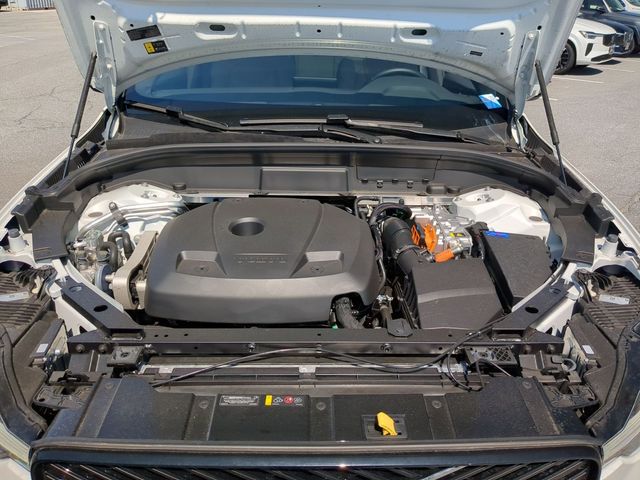 2026 Volvo XC60 Plus - Photo 17
