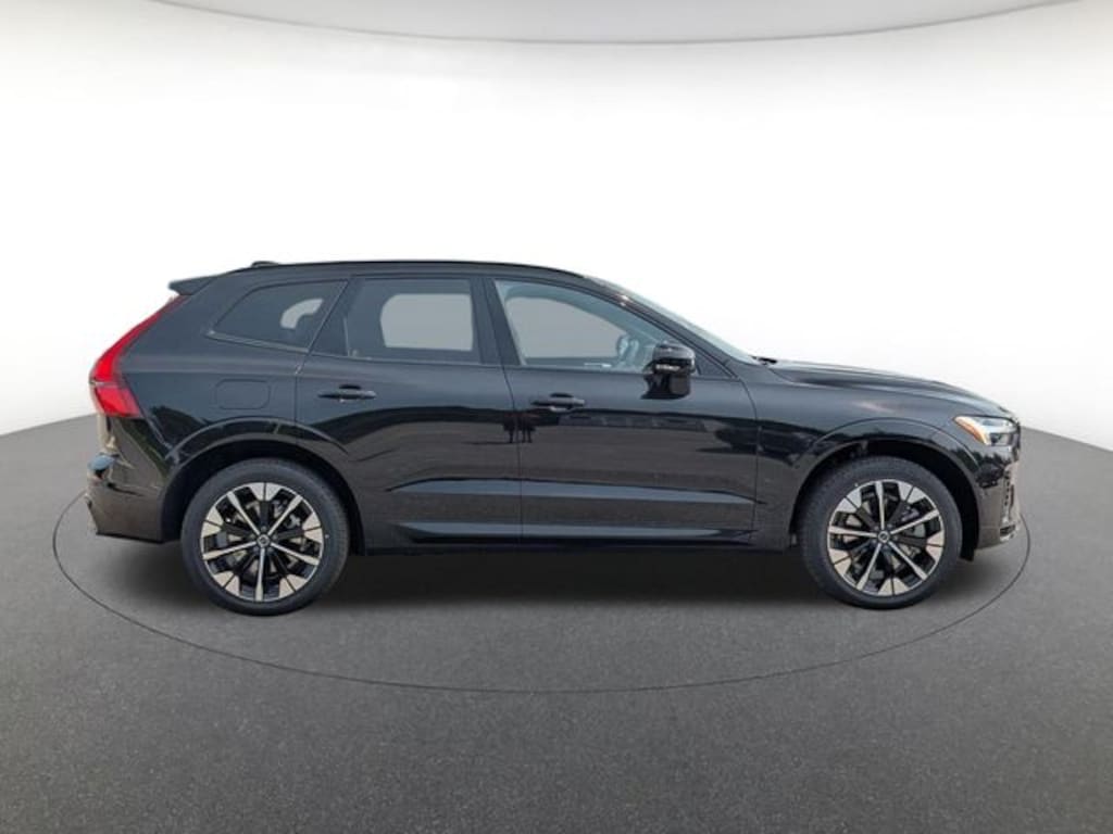 New 2026 Volvo XC60 plug-in hybrid T8 Plus SUV