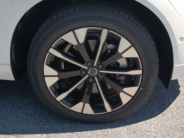2026 Volvo XC60 Plus - Photo 16