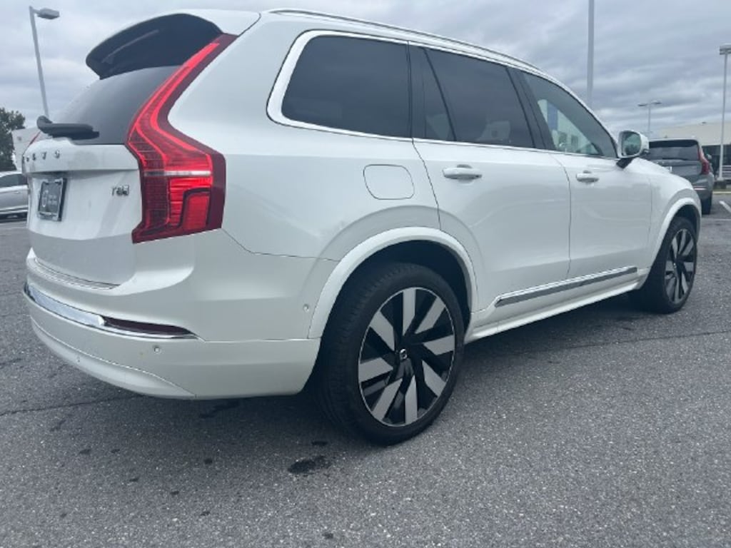 Certified 2025 Volvo XC90 plug-in hybrid T8 Plus 7-Seater SUV
