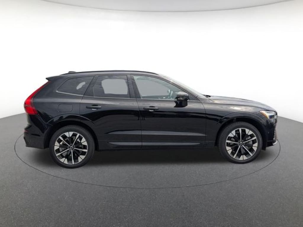 New 2026 Volvo XC60 plug-in hybrid T8 Plus SUV