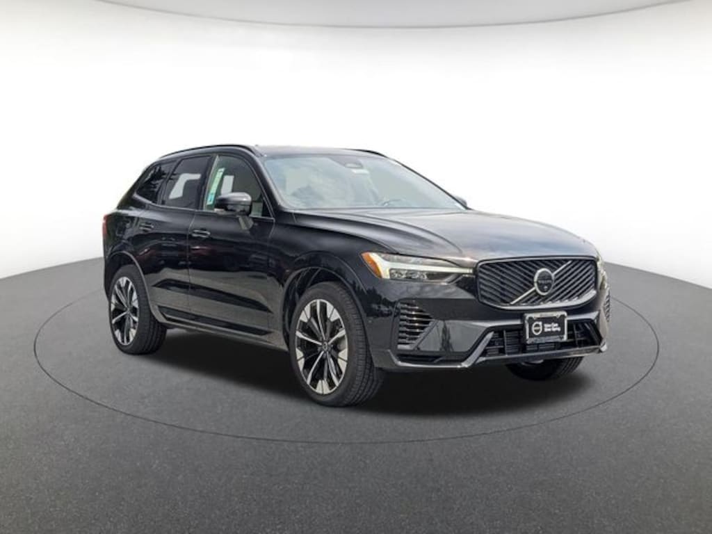 New 2026 Volvo XC60 plug-in hybrid T8 Plus SUV