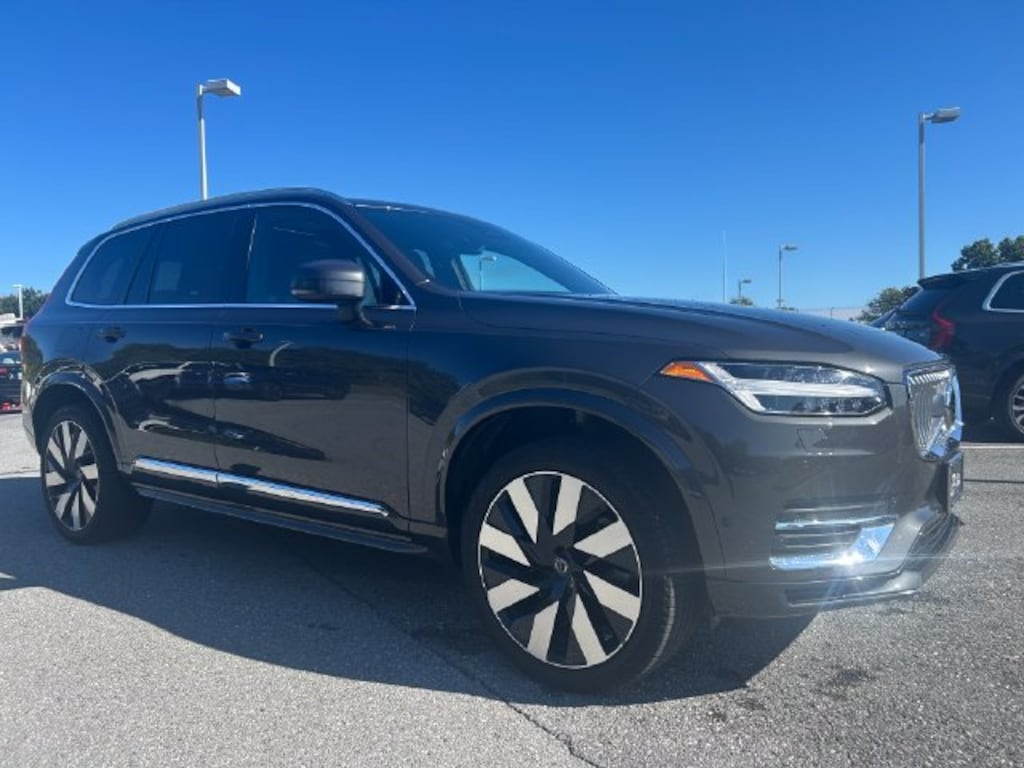 Certified 2025 Volvo XC90 Plug-In Hybrid T8 Plus SUV