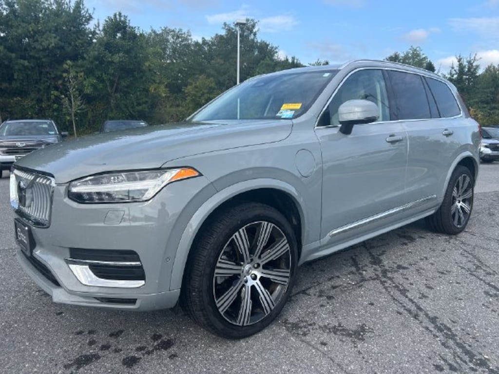 Certified 2025 Volvo XC90 plug-in hybrid T8 Ultra 7-Seater SUV