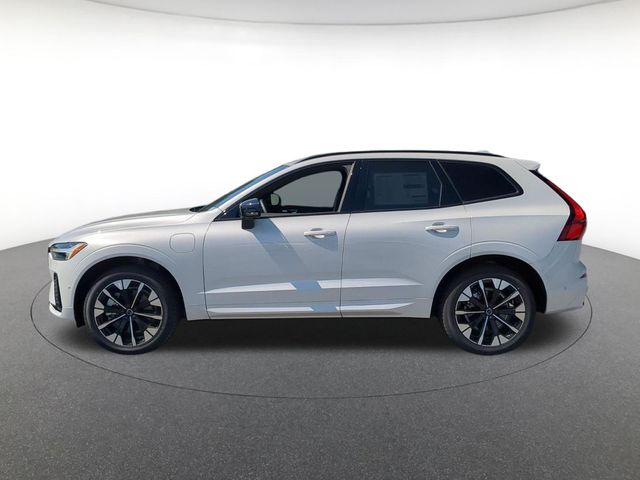 2026 Volvo XC60 Plus - Photo 8