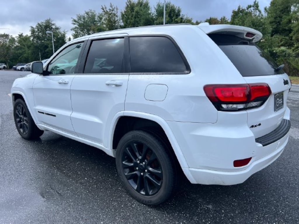 Used 2018 Jeep Grand Cherokee Laredo 4x4 SUV