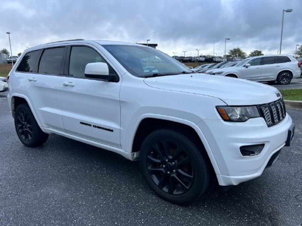 Used 2018 Jeep Grand Cherokee Laredo 4x4 SUV