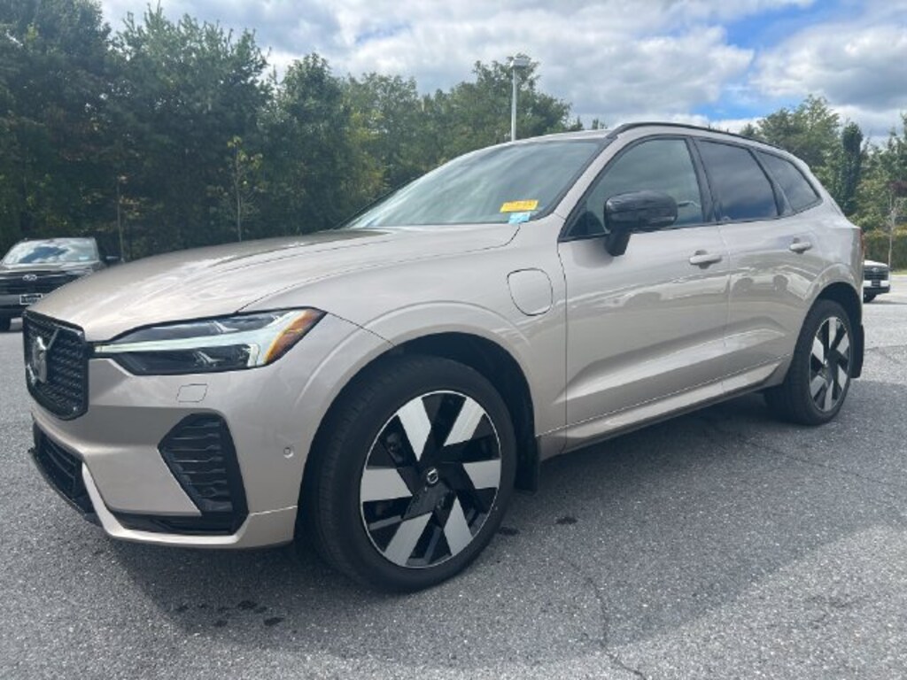 Used 2024 Volvo XC60 Recharge Plug-In Hybrid T8 Plus Dark Theme SUV