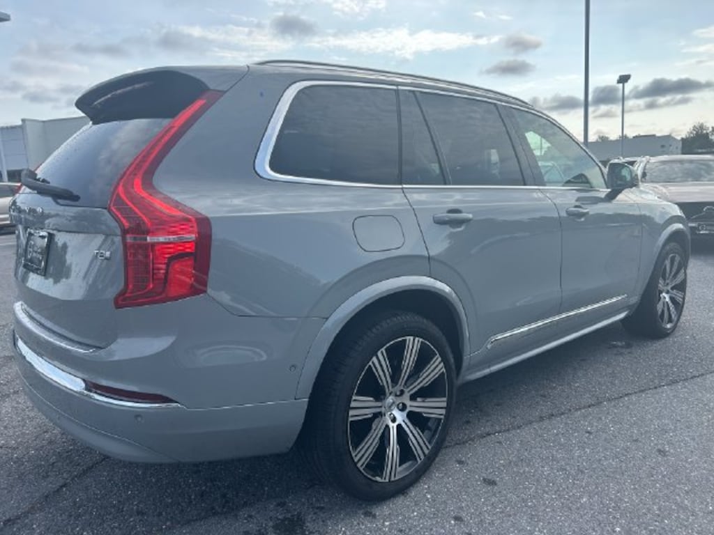 Certified 2025 Volvo XC90 plug-in hybrid T8 Ultra 7-Seater SUV