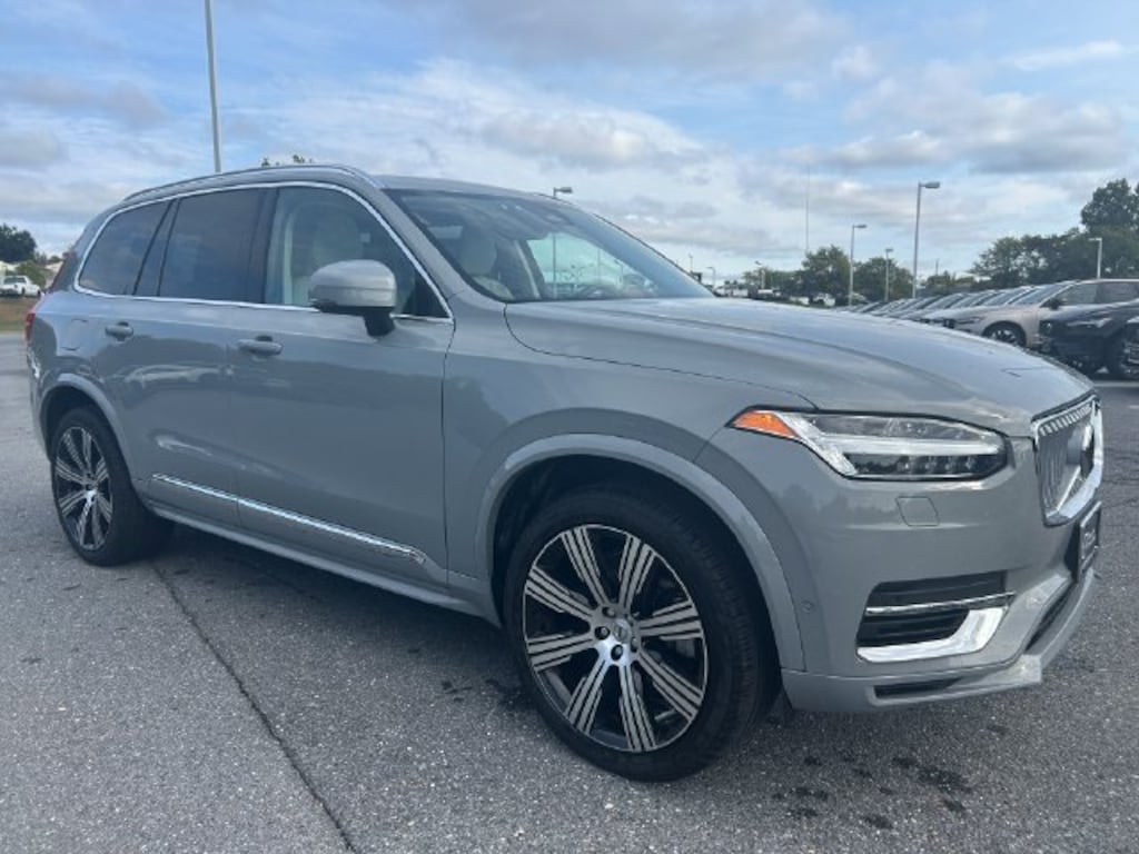 Certified 2025 Volvo XC90 plug-in hybrid T8 Ultra 7-Seater SUV