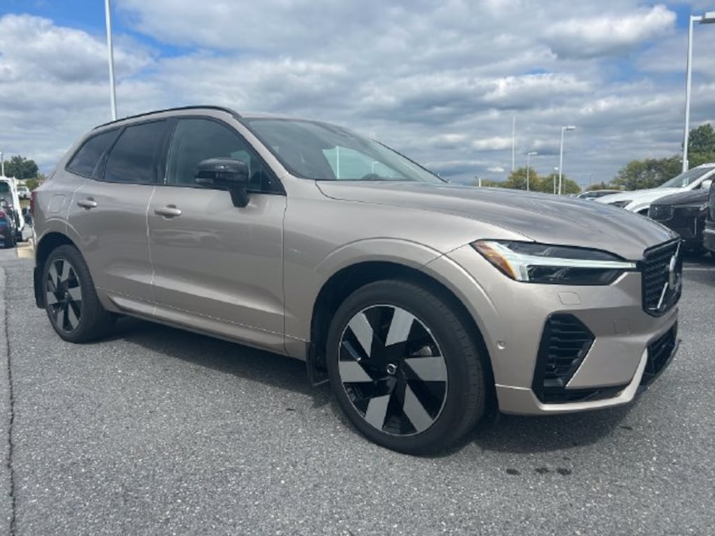 Used 2024 Volvo XC60 Recharge Plug-In Hybrid T8 Plus Dark Theme SUV