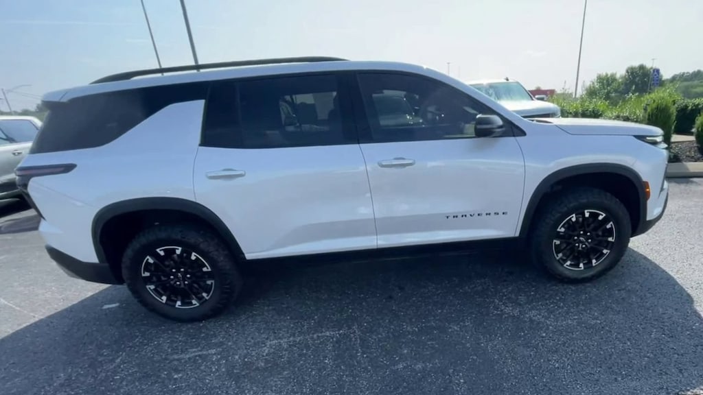 Used 2025 Chevrolet Traverse Z71 SUV