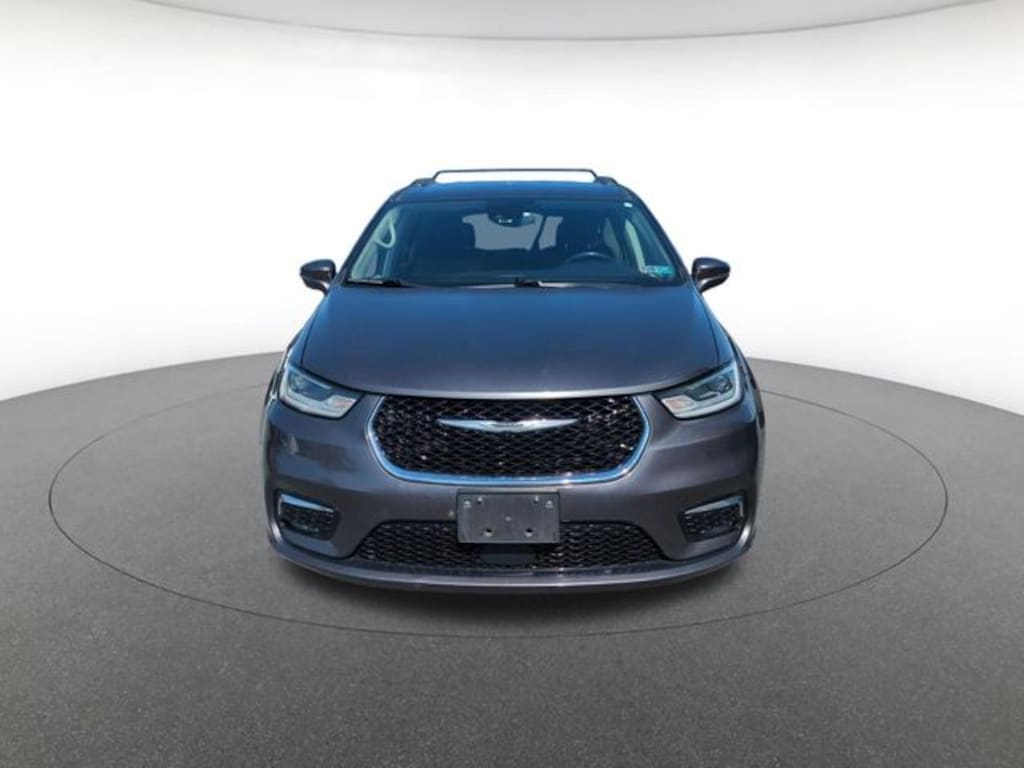 Used 2022 Chrysler Pacifica Touring L Minivan/Van