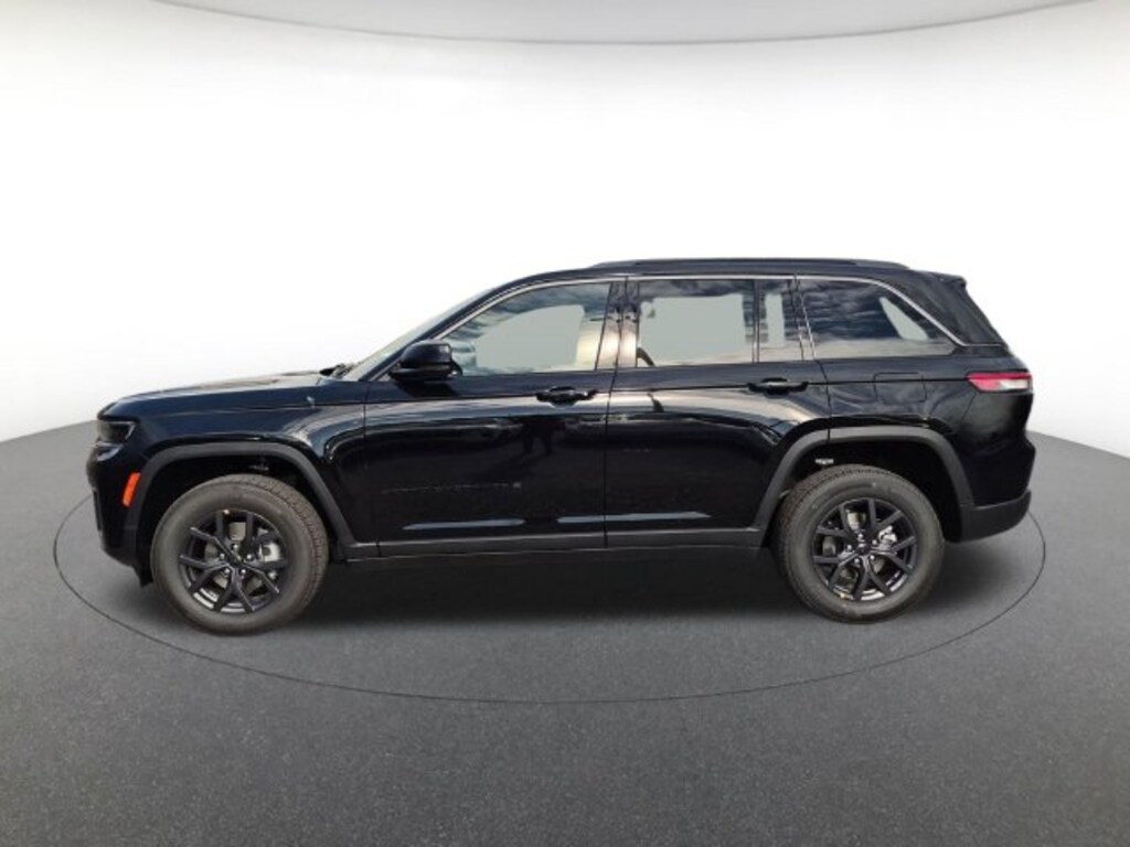 New 2027 Jeep Grand Cherokee Laredo Sport Utility