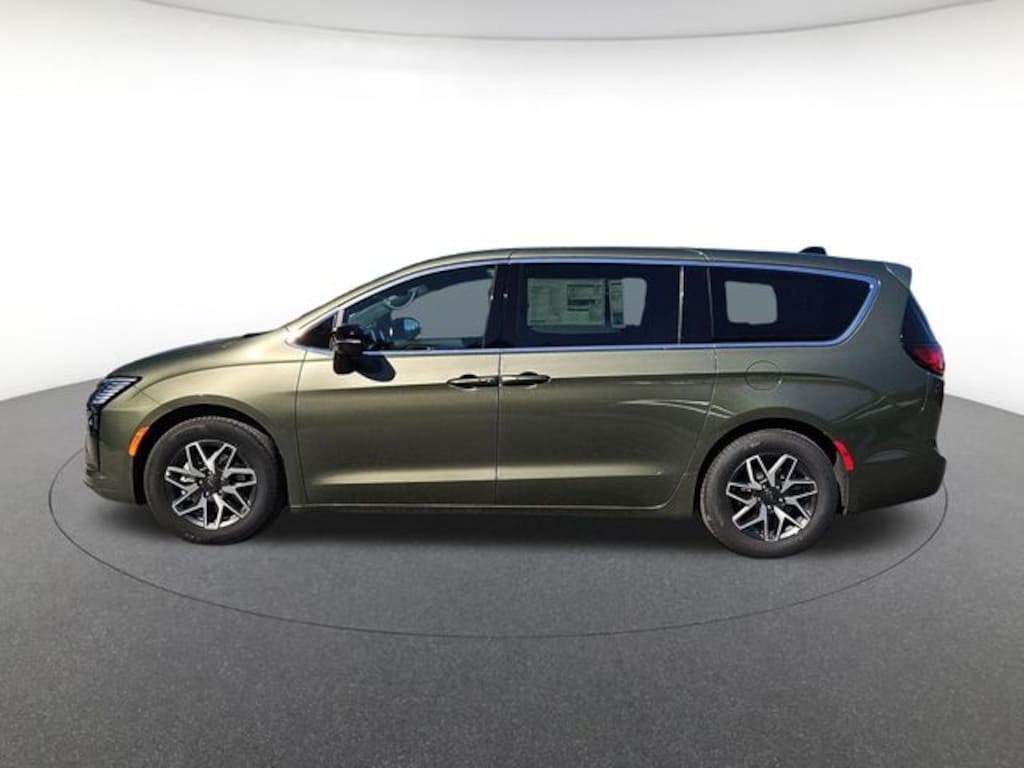 New 2027 Chrysler Pacifica Limited Passenger Van