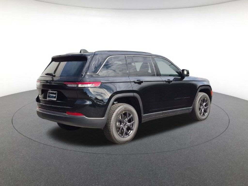 New 2027 Jeep Grand Cherokee Laredo Sport Utility
