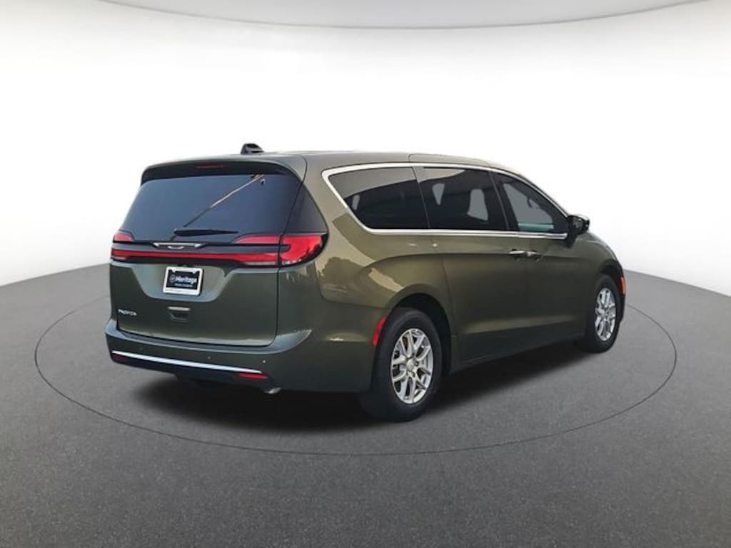New 2027 Chrysler Pacifica Select Passenger Van