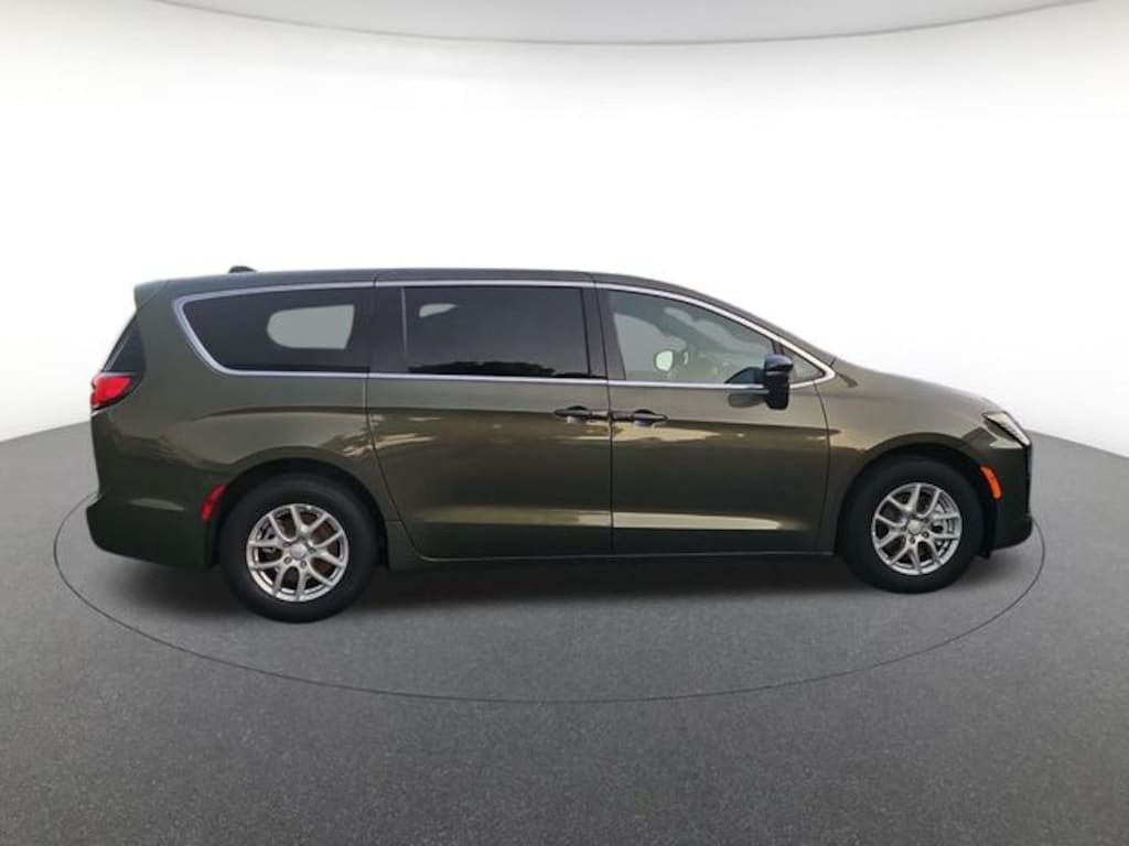 New 2027 Chrysler Pacifica Select Passenger Van