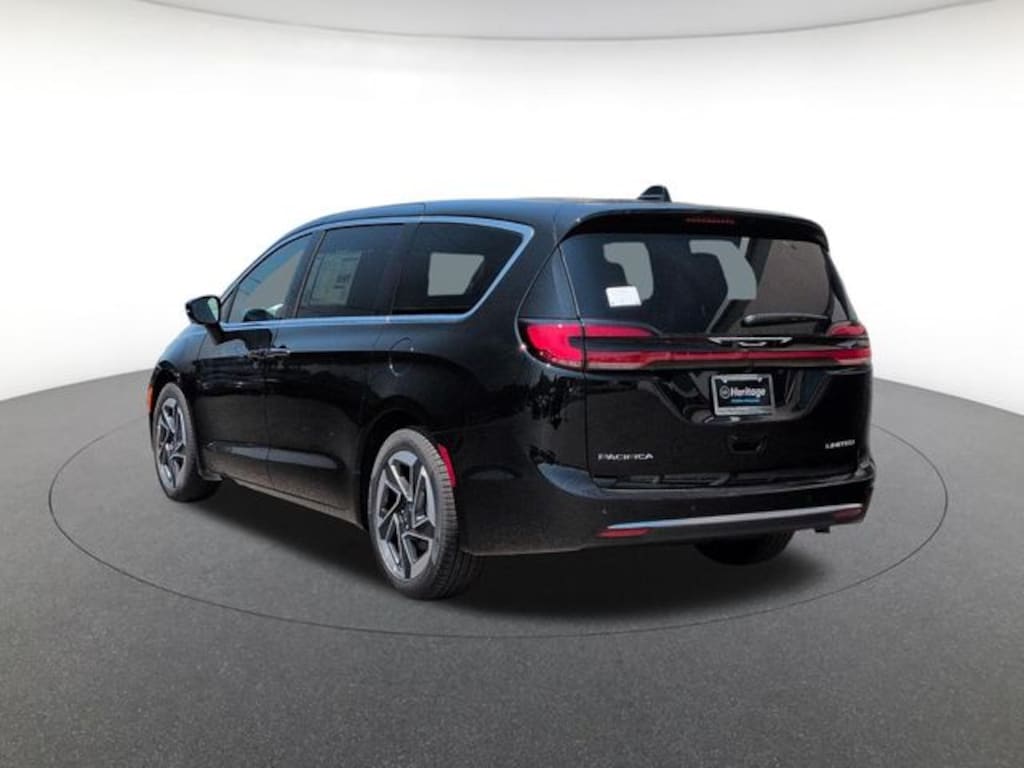 New 2027 Chrysler Pacifica Limited Passenger Van