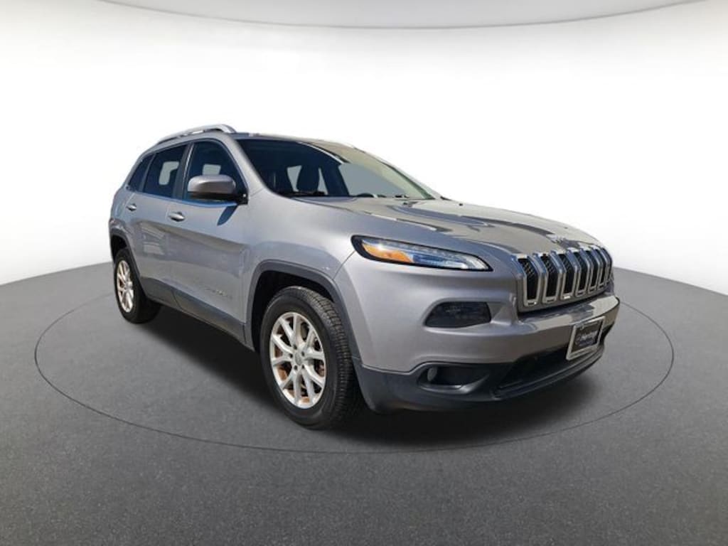 Used 2016 Jeep Cherokee Latitude SUV