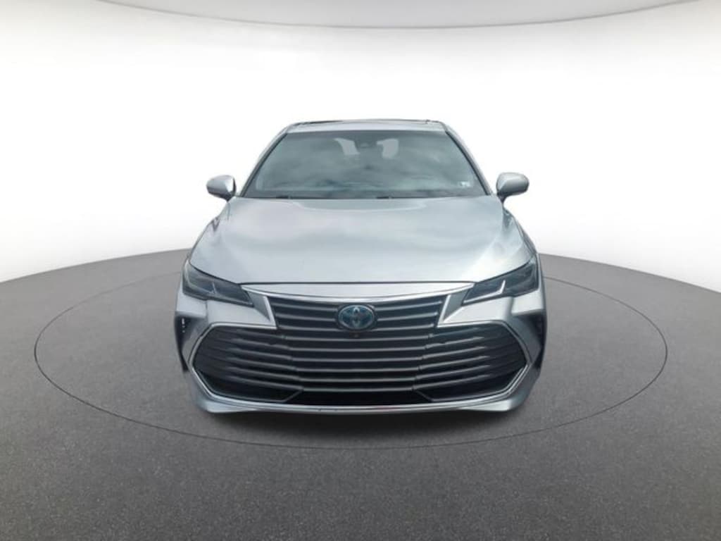 Used 2019 Toyota Avalon Hybrid Limited Sedan