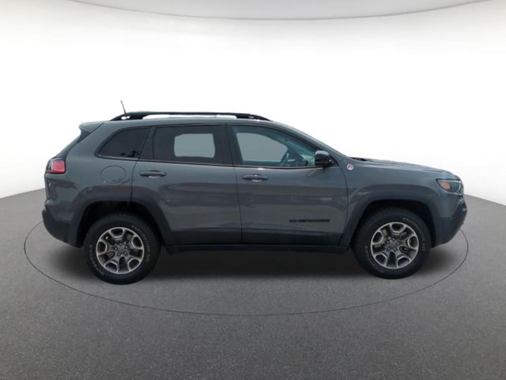 Used 2023 Jeep Cherokee Trailhawk SUV