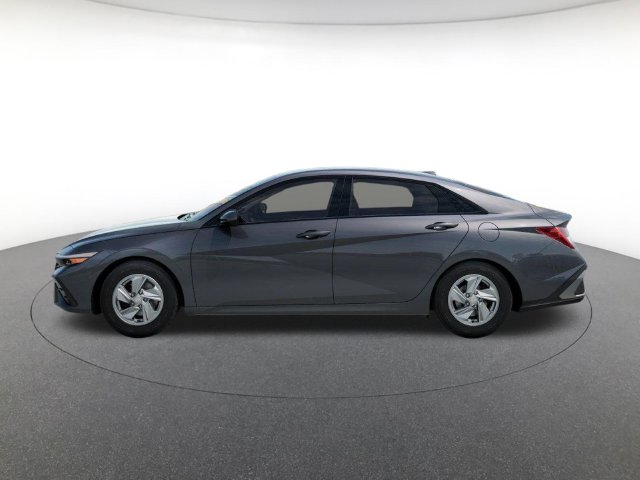 New 2026 Hyundai Elantra SE Sedan