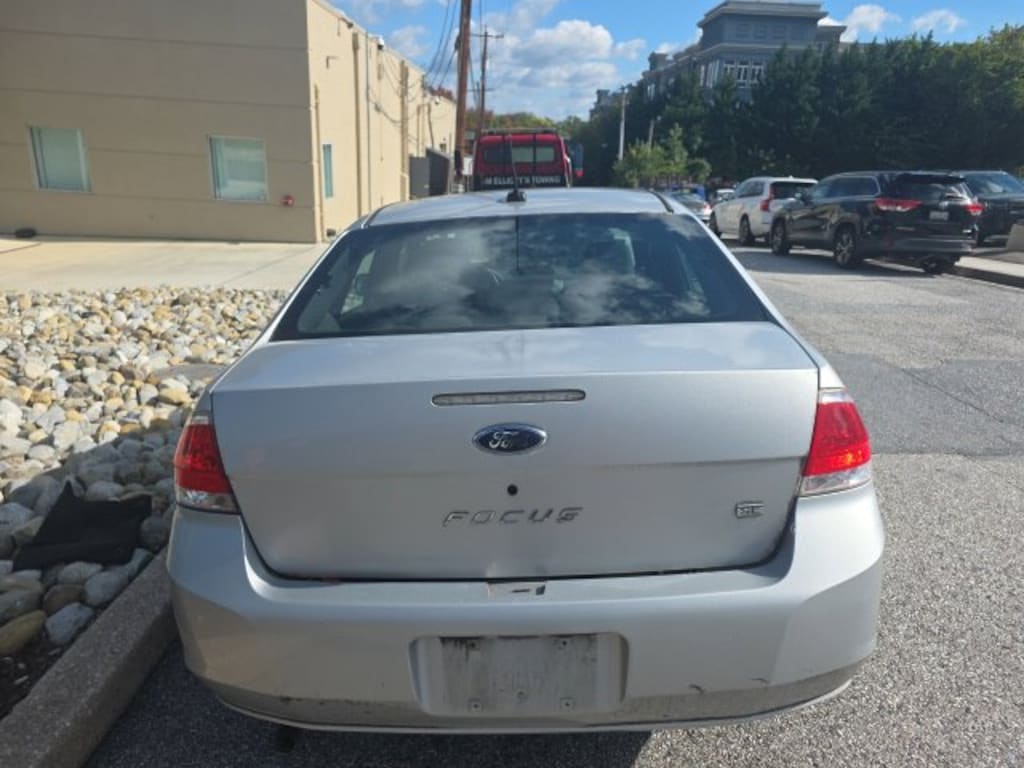 Used 2009 Ford Focus SE Sedan