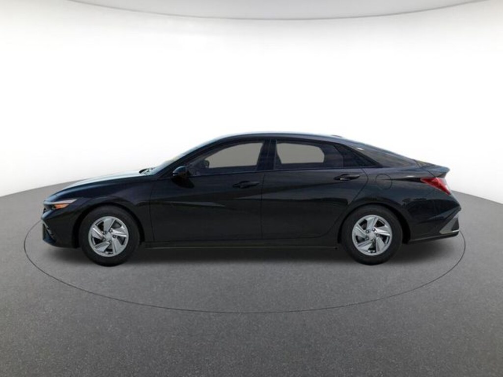 New 2026 Hyundai Elantra SE Sedan