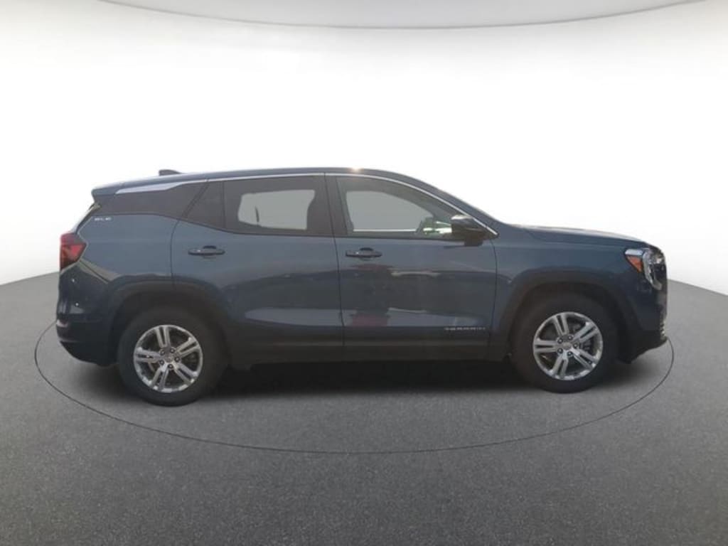 Used 2024 GMC Terrain SLE SUV