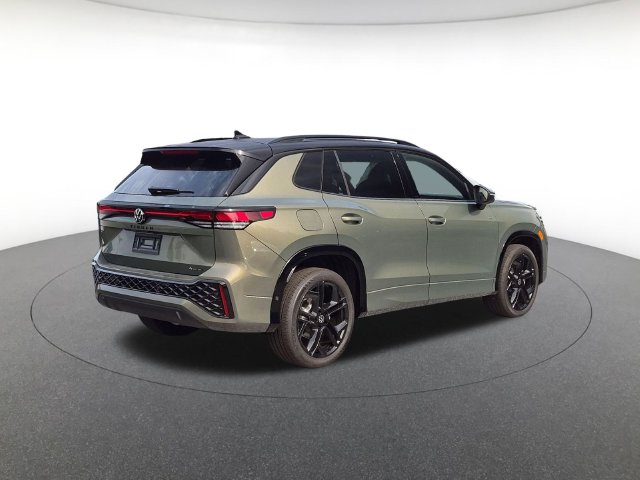New 2026 Volkswagen Tiguan SE R-Line Black SUV