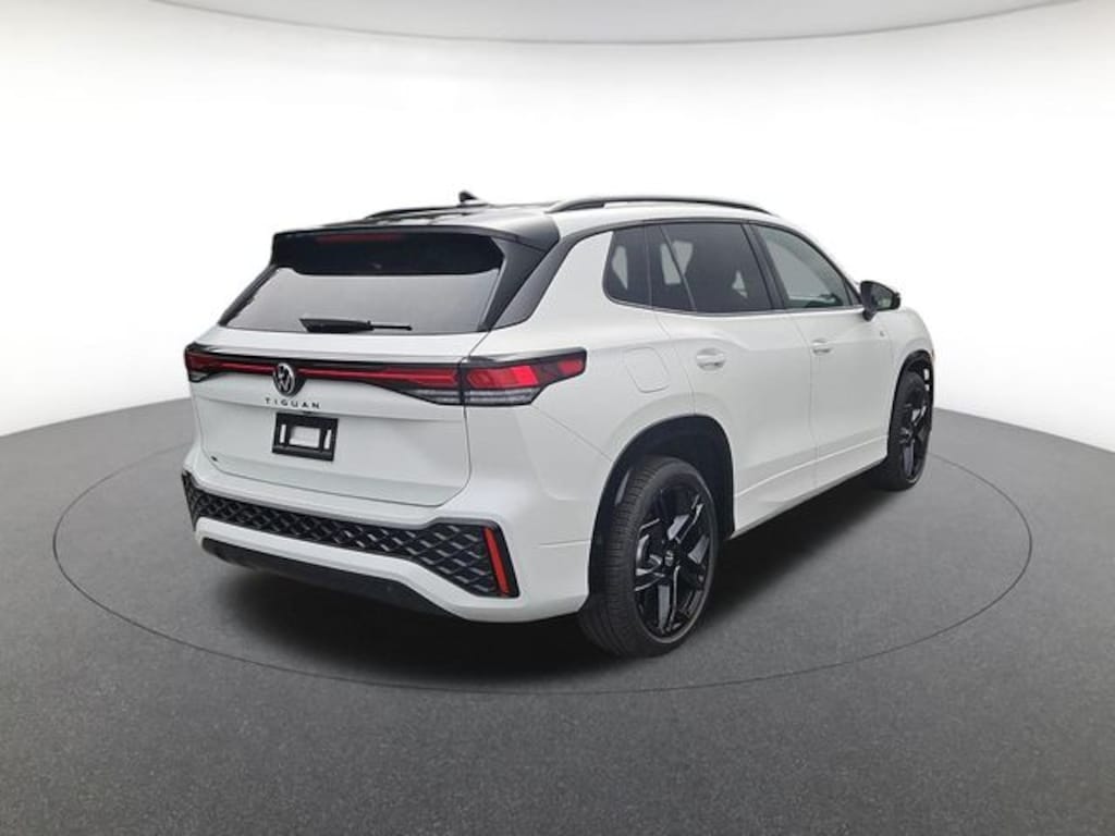New 2026 Volkswagen Tiguan SE R-Line Black SUV