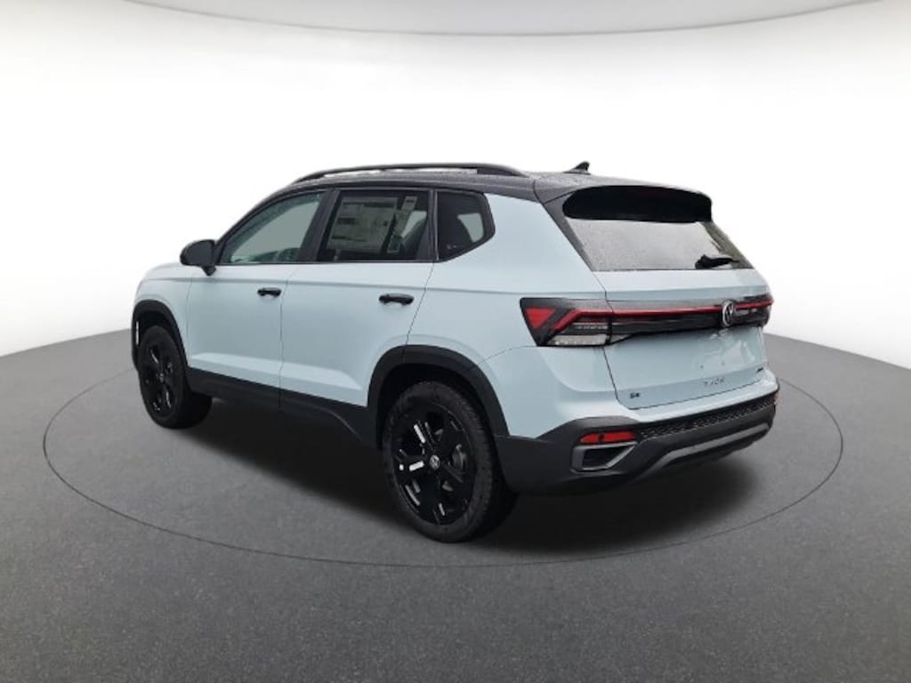 New 2027 Volkswagen Taos 1.5T SE Black SUV
