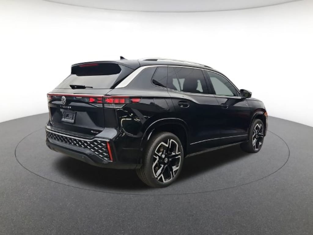 New 2026 Volkswagen Tiguan SEL R-Line Turbo SUV