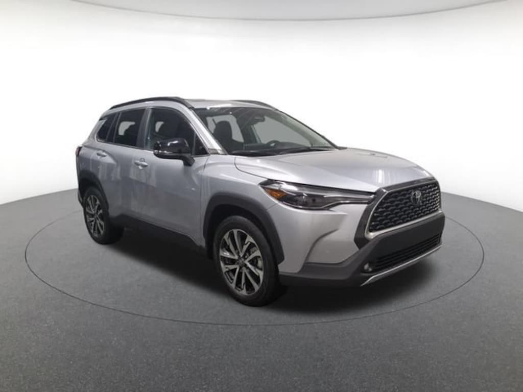 Used 2025 Toyota Corolla Cross XLE Sport Utility