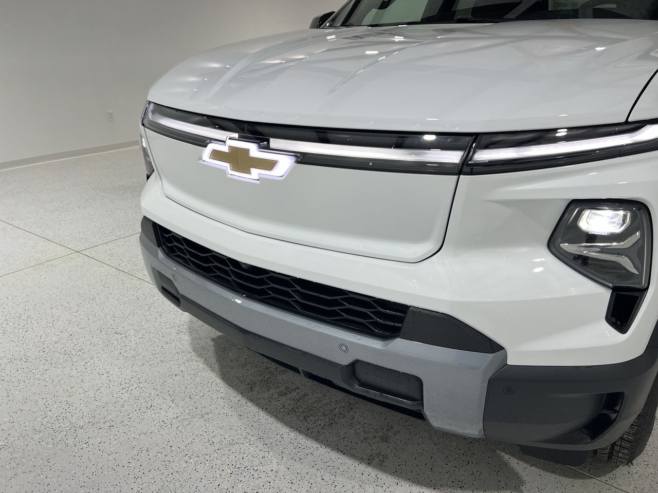 2025 Chevrolet Silverado EV LT - Photo 52
