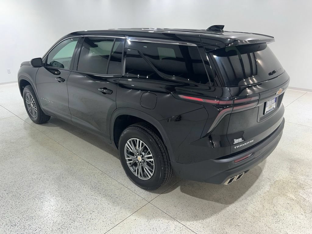 Used 2024 Chevrolet Traverse LS w/1LS SUV