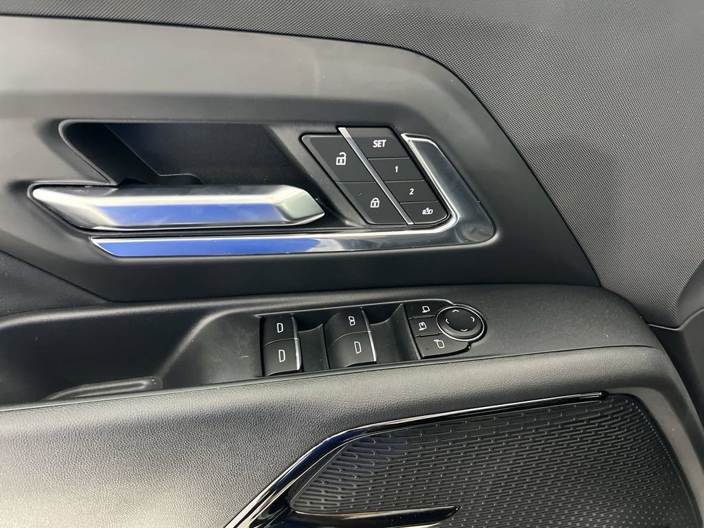 2025 Chevrolet Silverado EV LT - Photo 20