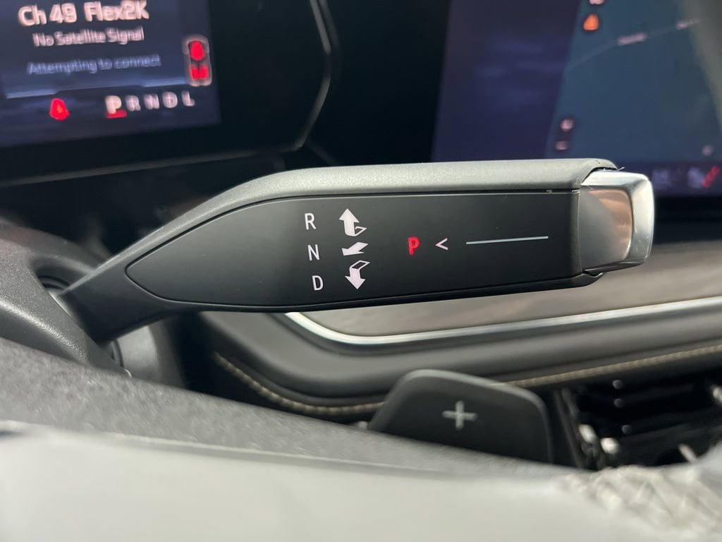 2025 Chevrolet Suburban Premier - Photo 15
