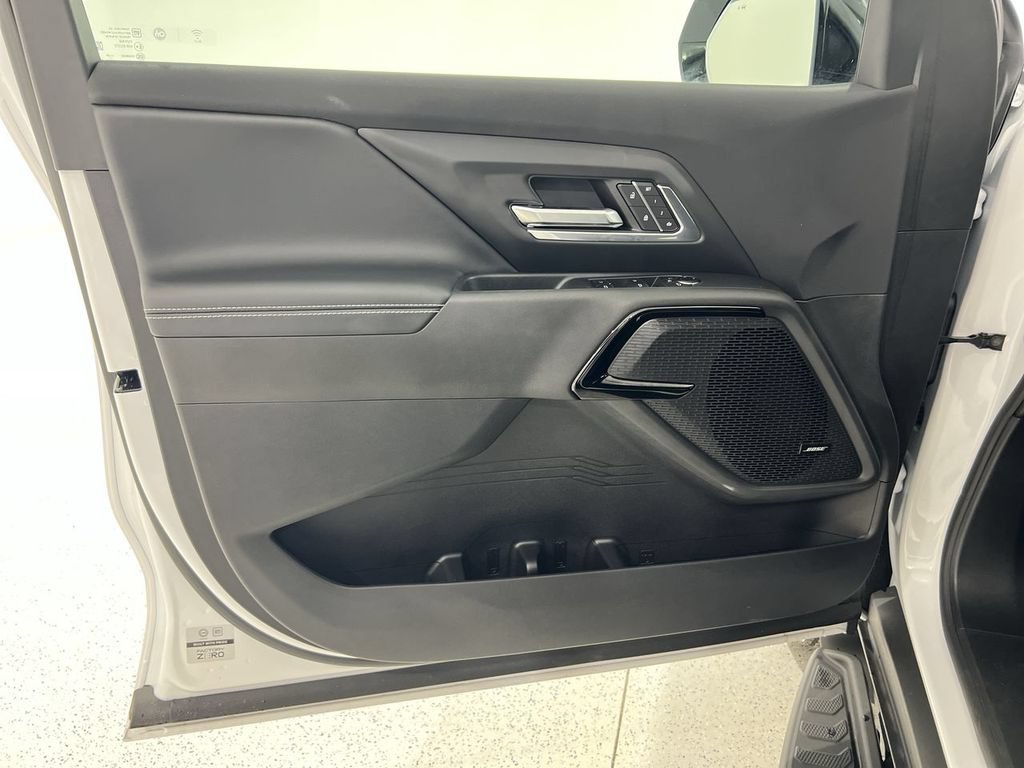 2025 Chevrolet Silverado EV LT - Photo 19