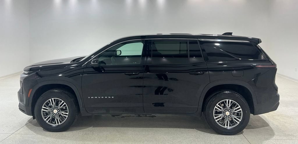 Used 2024 Chevrolet Traverse LS w/1LS SUV