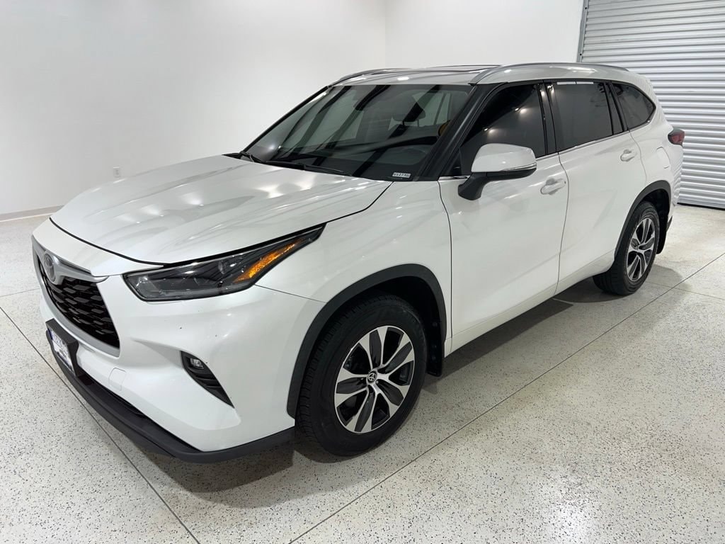 Used 2021 Toyota Highlander XLE SUV