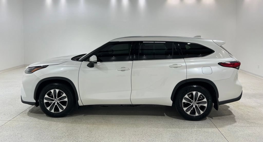 Used 2021 Toyota Highlander XLE SUV