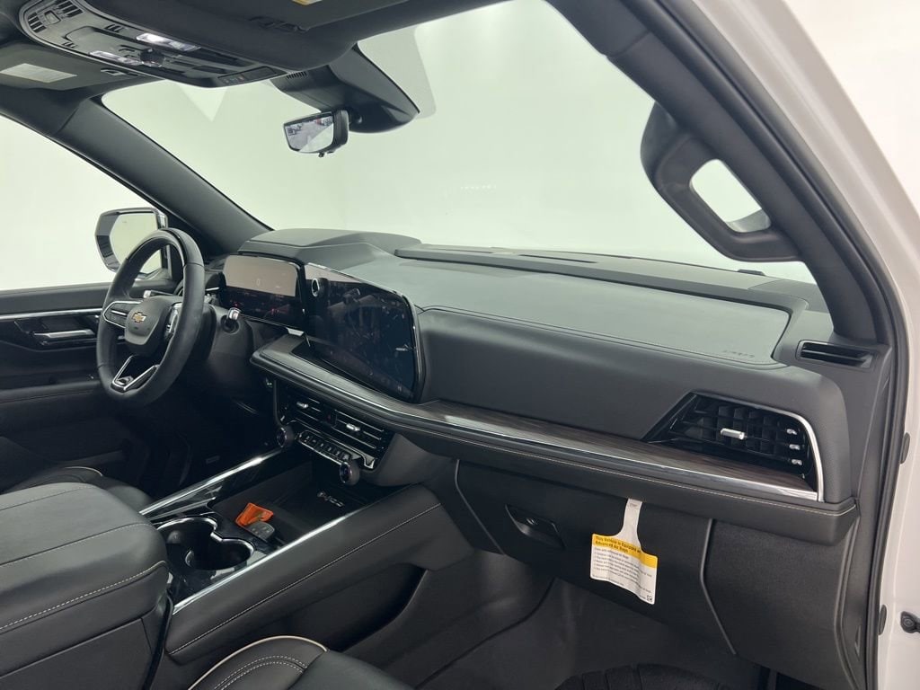 2025 Chevrolet Suburban Premier - Photo 27